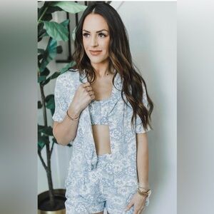 NWT Anthropologie Sage The Label Blue And White Floral Button Up Size L